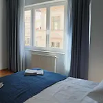 Charles Square Apartman